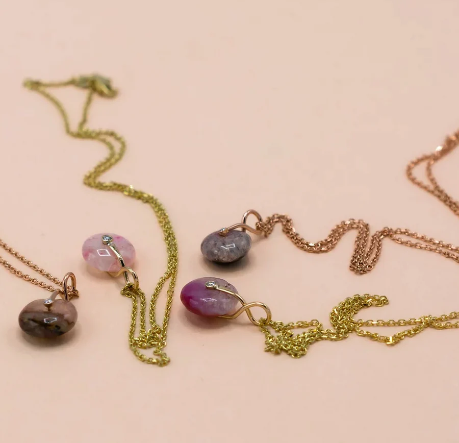 جواهرات سنگ طبیعی ، سفری از دل زمین تا درخشش امروز 